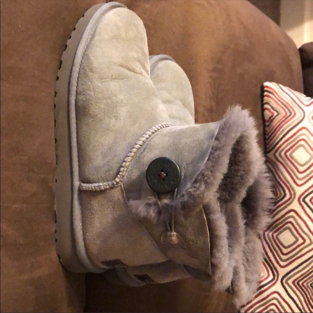 Grey uggs